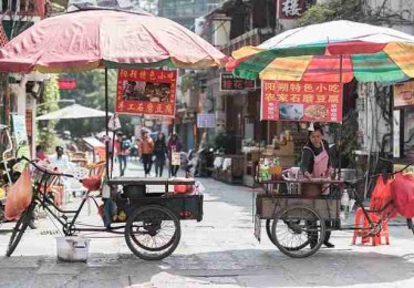 黑料网曝出某综艺选手疑似恋情曝光引网友震惊，直播出事持续发酵