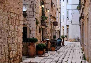 黑料网曝出当红男星工作室深夜发声明，实锤持续发酵