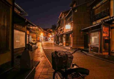 抖音成人版专题片段｜深夜分享引爆播放热潮