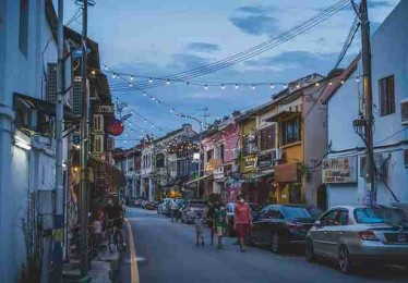 黑料网曝出影视剧演员前任突然发声揭往事，人设崩塌持续发酵